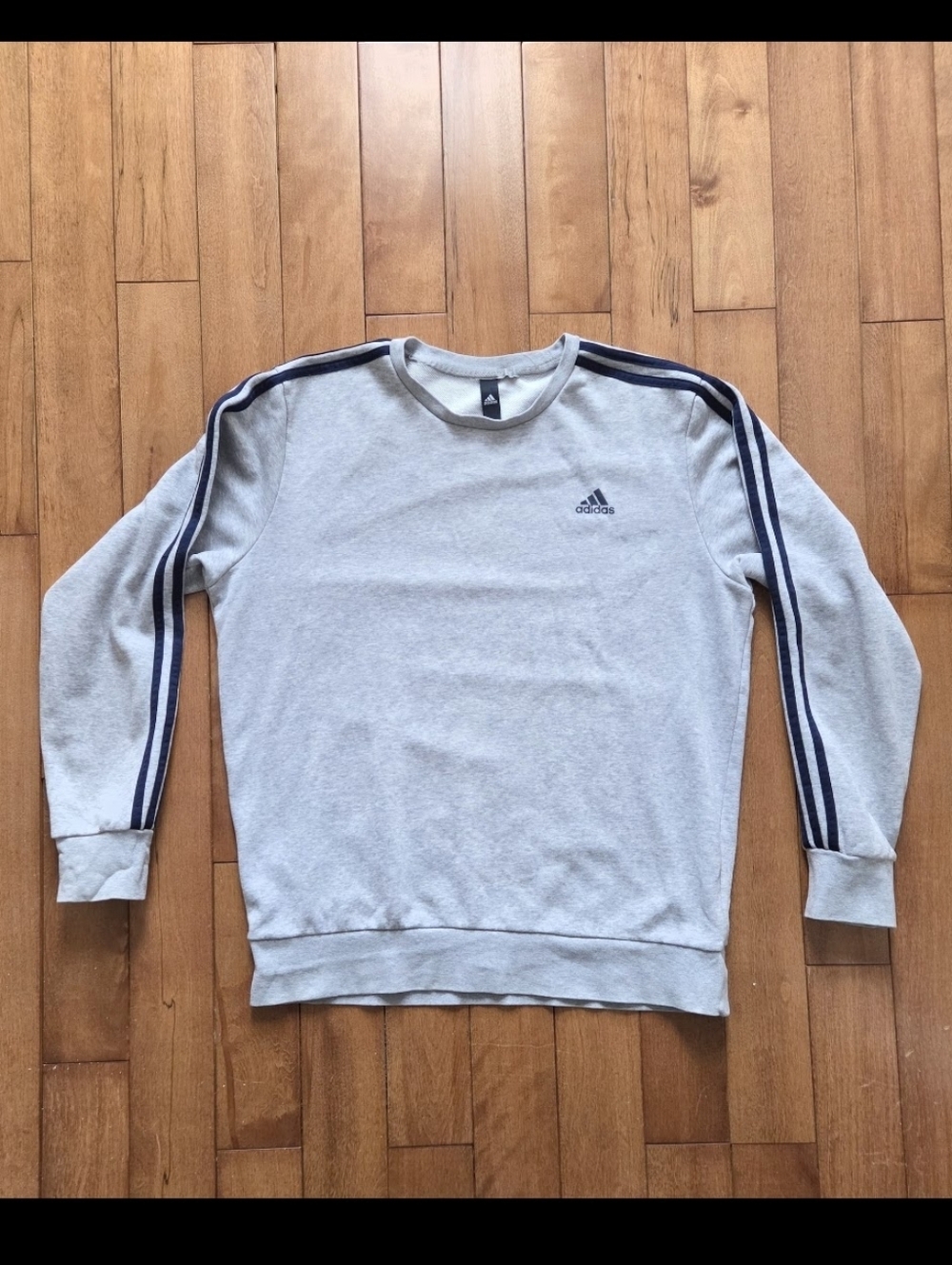 adidas Light Gray Crewneck Sweatshirt with Navy Shoulder Stripes Size L